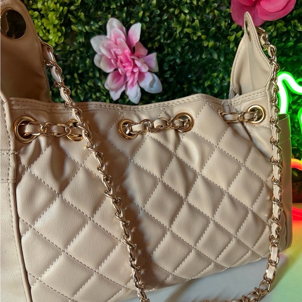 🩷🍒Juicy couture Quilted Caviar bucket bag - Picture 4 of 9
